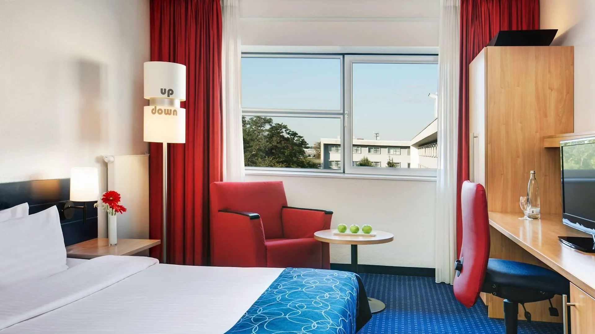 Intercityhotel Frankfurt Airport Франкфурт-на-Майне 4*,