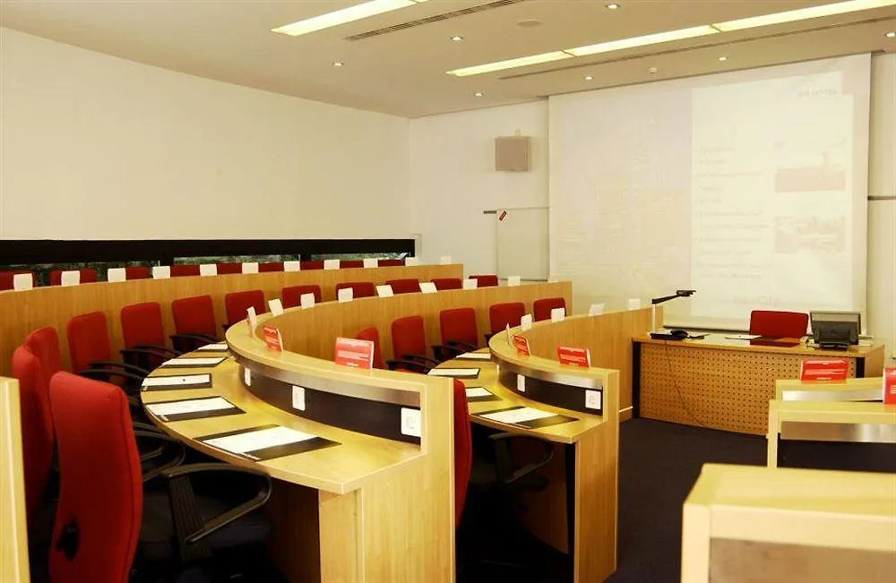 Отель Intercityhotel Frankfurt Airport Франкфурт-на-Майне